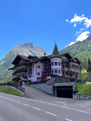 Гостиница Albergo Conturina  Канацеи
